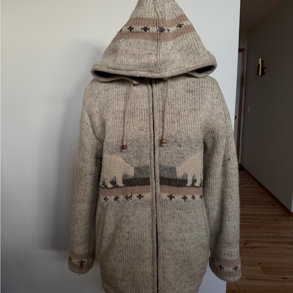 Polar bear zippered hoodie sweater Rocky Mountain outfiters